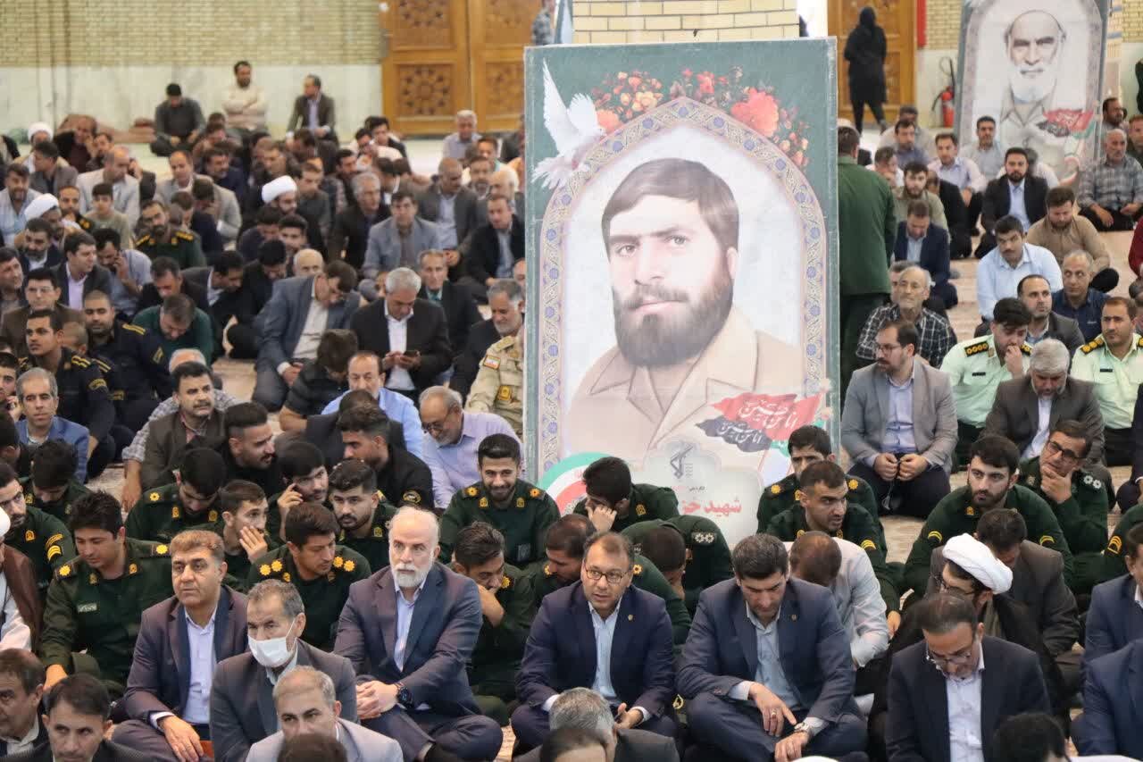 حضور باشکوه مردم ایلام در مراسم بزرگداشت شهدای خدمت