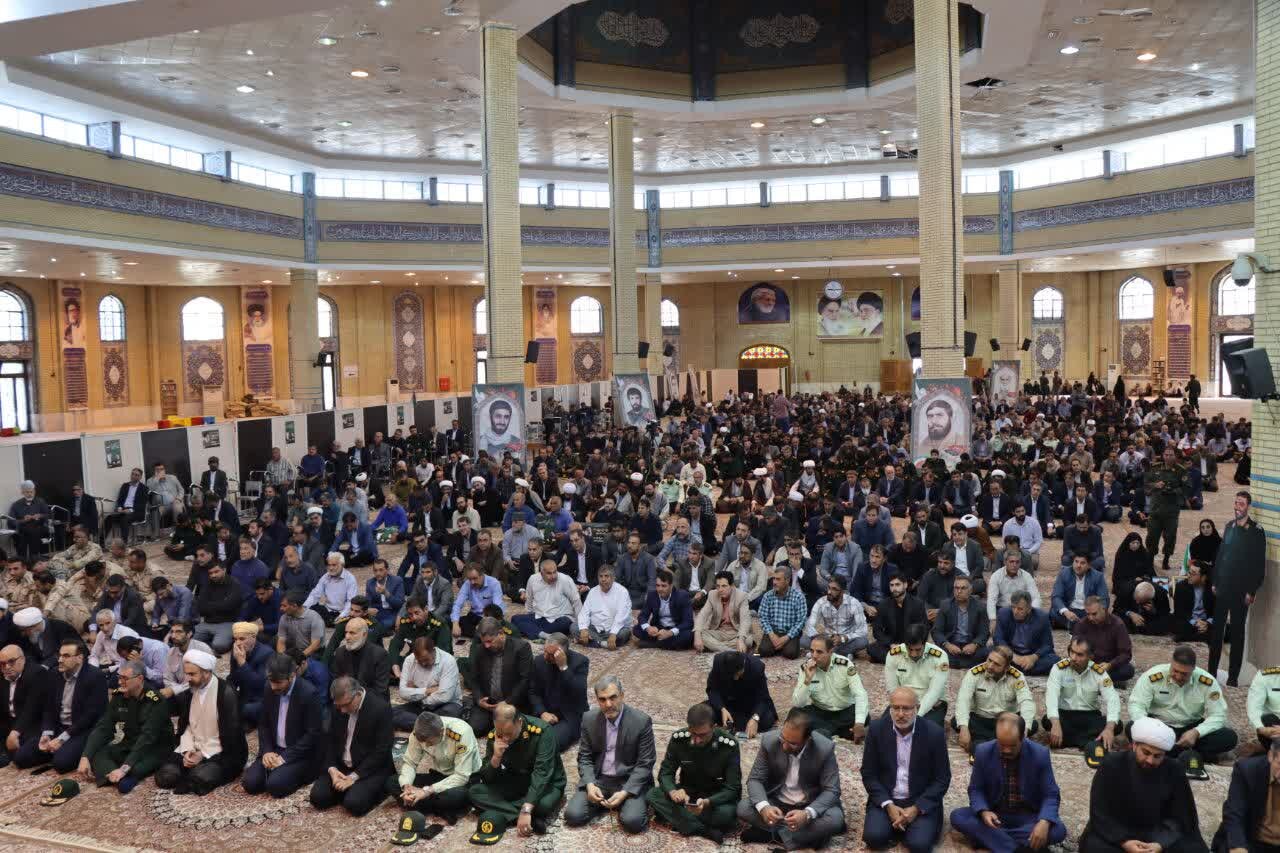 حضور باشکوه مردم ایلام در مراسم بزرگداشت شهدای خدمت