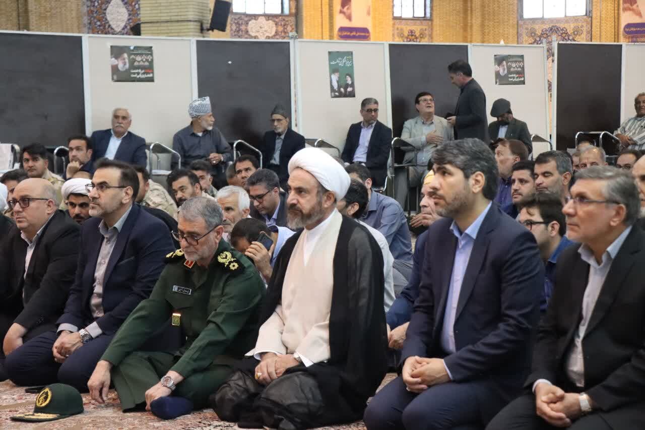 حضور باشکوه مردم ایلام در مراسم بزرگداشت شهدای خدمت