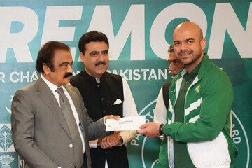  تجلیل وزیر ورزش پاکستان از سرمربی ایرانی تیم ملی تکواندو