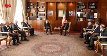 Head of Iraqi Kurdistan meets Iran's Pezeshkian in Tehran