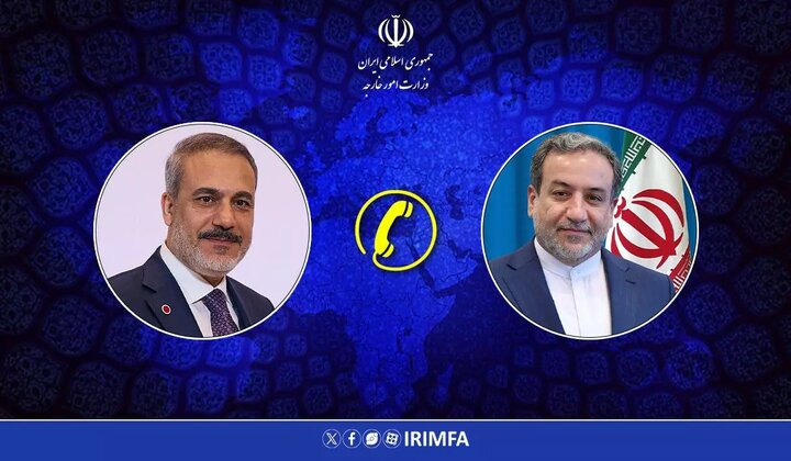 وزيرا خارجية ايران وتركيا يتباحثان هاتفيا