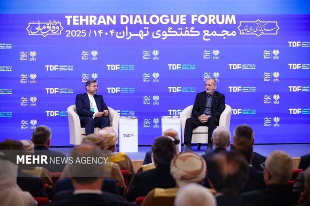 پزشکیان: ئێمە شەڕمان لەگەڵ کەس نییە پزشکیان: ئێمە شەڕمان لەگەڵ کەس نییە