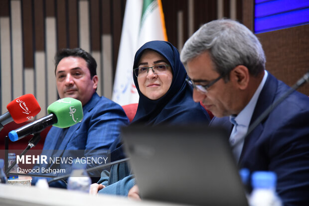 نشست سخنگوی دولت با اصحاب رسانه مشهد