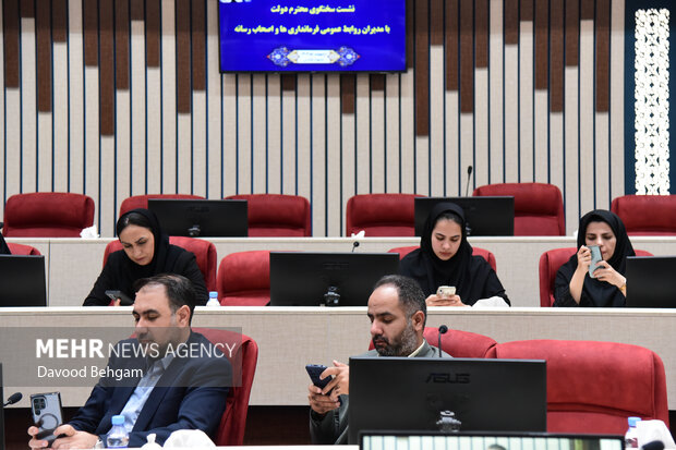 نشست سخنگوی دولت با اصحاب رسانه مشهد