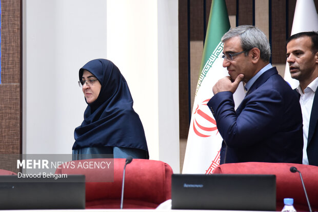 نشست سخنگوی دولت با اصحاب رسانه مشهد