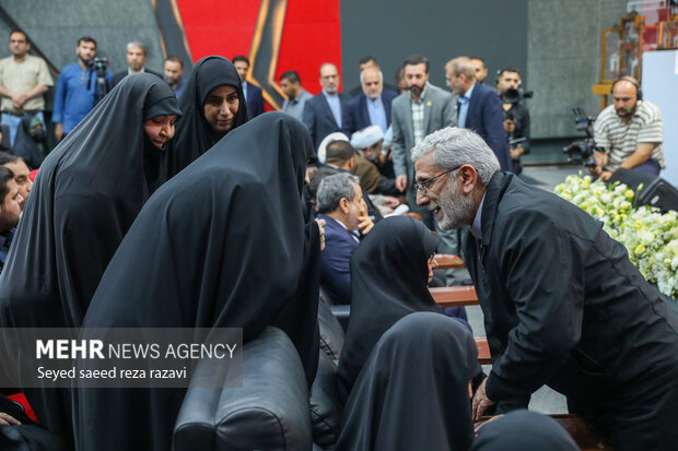 مراسم بزرگداشت شهید امیرعبدالهیان و شهدای خدمت