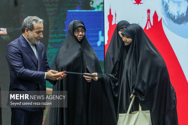 مراسم بزرگداشت شهید امیرعبدالهیان و شهدای خدمت