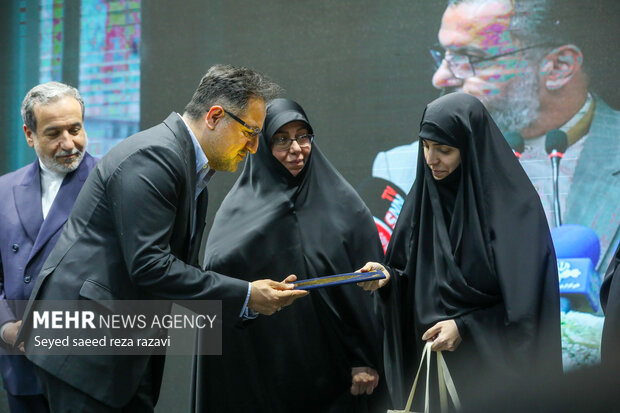 مراسم بزرگداشت شهید امیرعبدالهیان و شهدای خدمت