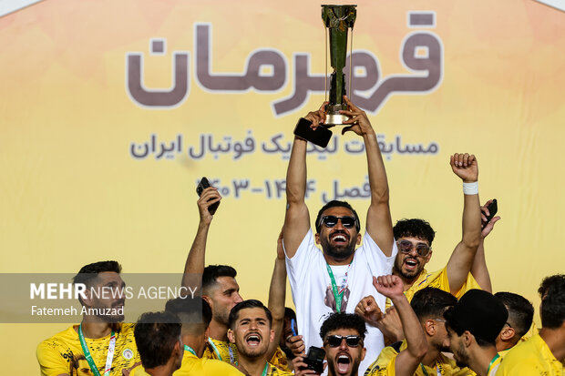 فجر سپاسی قهرمان لیگ آزادگان