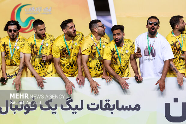 فجر سپاسی قهرمان لیگ آزادگان