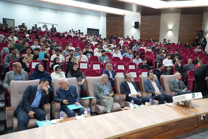 دیپلماسی و مذاکره موثرترین و کارآمدترین ابزار برای حل مسئله هستهای