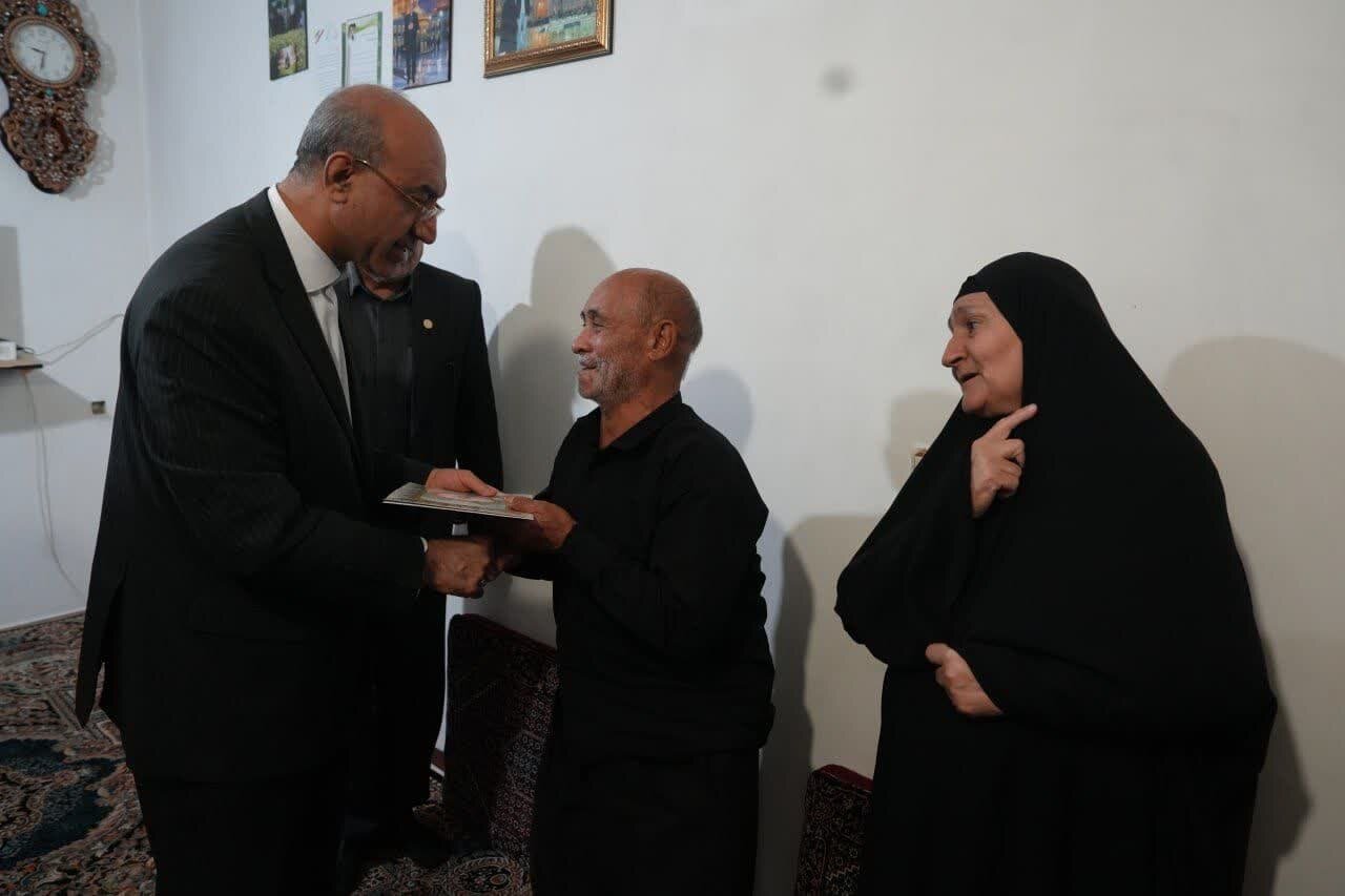 شهيد،ايزدي،كرمي،استاندار،خانواده،ارجمند،حبيبي
