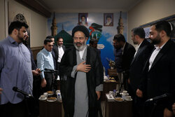 دیدار کاروان قرآنی نور با سرپرست حجاج ایرانی در مدینه منوره