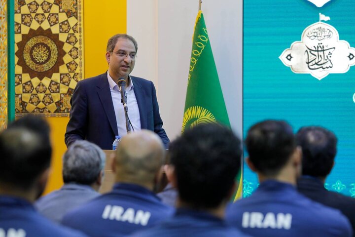 اهدای کاپ قهرمانی تیم ملی والیبال به حرم رضوی هویت‌ساز و فرهنگی است
