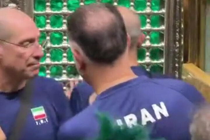 حضور سرمربی ایتالیایی تیم ملی والیبال در حرم امام رضا(ع)