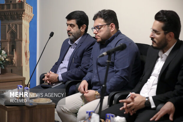 دیدار کاروان قرآنی نور با سرپرست حجاج ایرانی در مدینه منوره