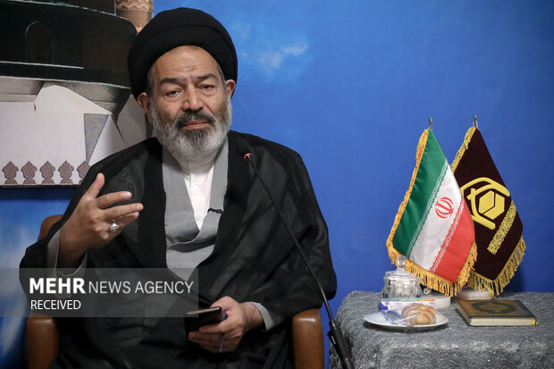 دیدار کاروان قرآنی نور با سرپرست حجاج ایرانی در مدینه منوره