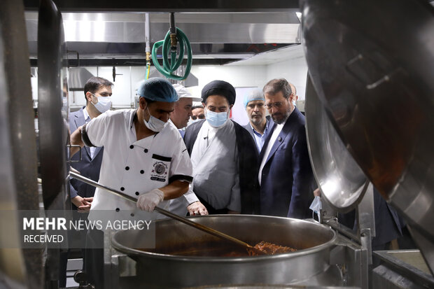 بازدید سرپرست حجاج ایرانی از آشپزخانه‌های حجاج ایران در مدینه منوره