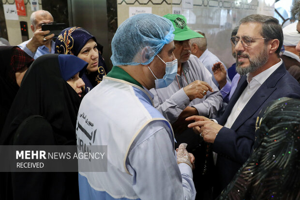 بازدید سرزده سرپرست حجاج ایرانی از هتل جراند حیات