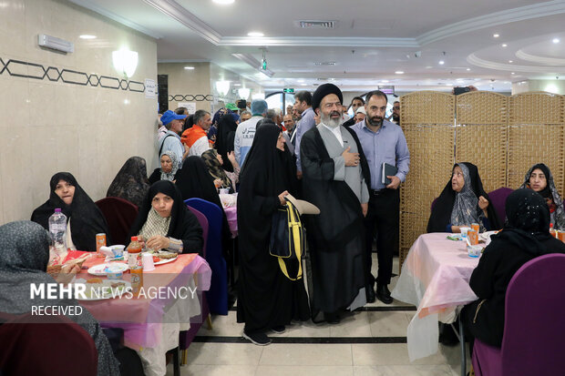 بازدید سرزده سرپرست حجاج ایرانی از هتل جراند حیات