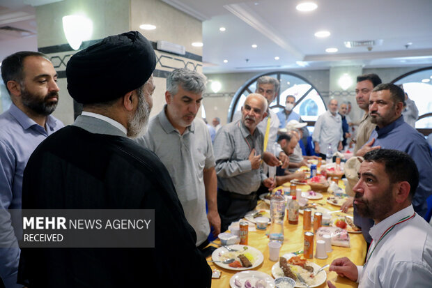 بازدید سرزده سرپرست حجاج ایرانی از هتل جراند حیات