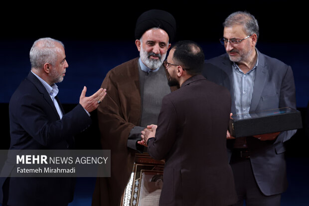 مراسم رونمایی از سمفونی «روایت پرواز اردیبهشت»