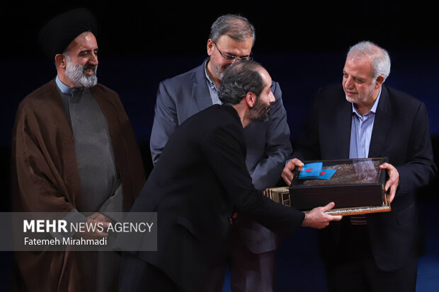 مراسم رونمایی از سمفونی «روایت پرواز اردیبهشت»