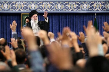 بالصور..حضور أبناء الشهيد نصر الله في مراسم إحياء ذكرى شهداء الخدمة