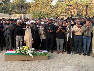 مراسم تشییع آتش‌نشان هرمزگانی جانباخته در بندر شهید رجایی