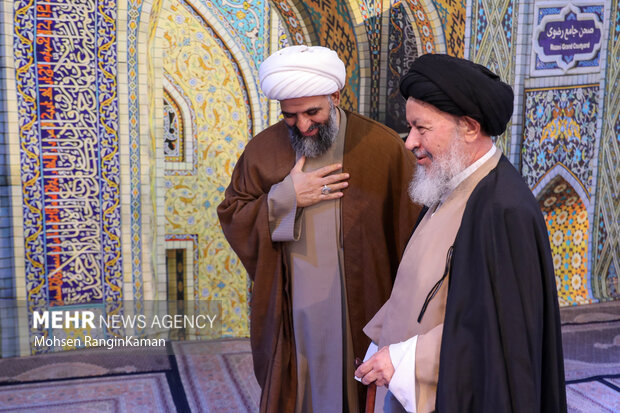 آیین غبارروبی ضریح مطهر آستان مقدس امامزاده صالح (ع)
