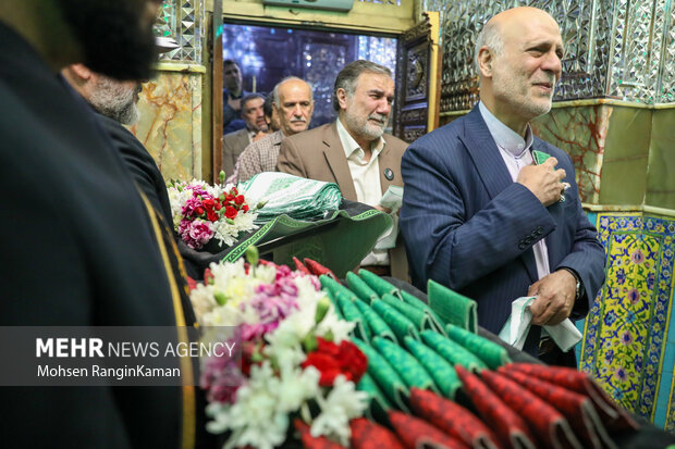 آیین غبارروبی ضریح مطهر آستان مقدس امامزاده صالح (ع)