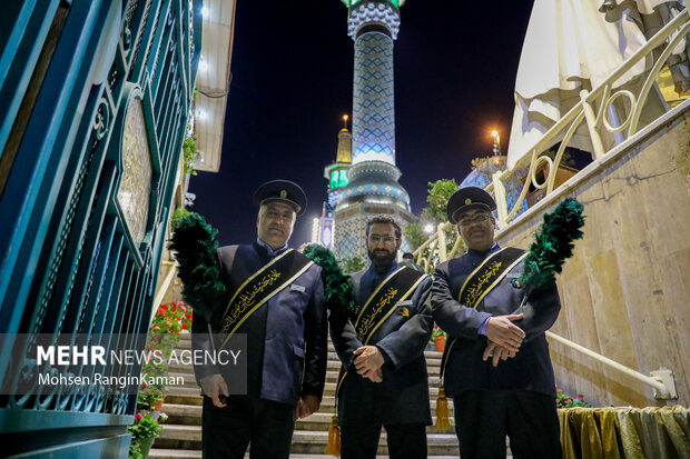 آیین غبارروبی ضریح مطهر آستان مقدس امامزاده صالح (ع)