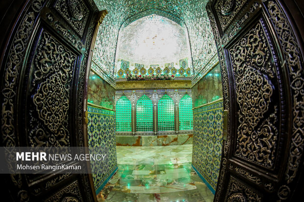 آیین غبارروبی ضریح مطهر آستان مقدس امامزاده صالح (ع)