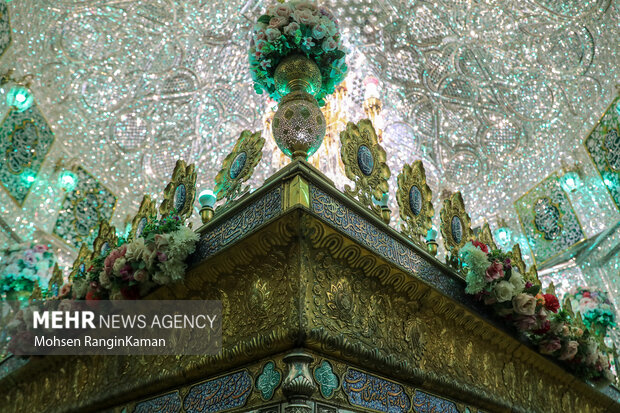 آیین غبارروبی ضریح مطهر آستان مقدس امامزاده صالح (ع)
