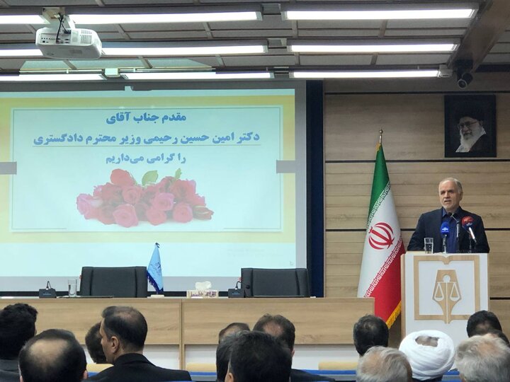 نوع رفتار با کودکان در پرونده‌های قضایی‌ مهم‌تر از رای صادره است