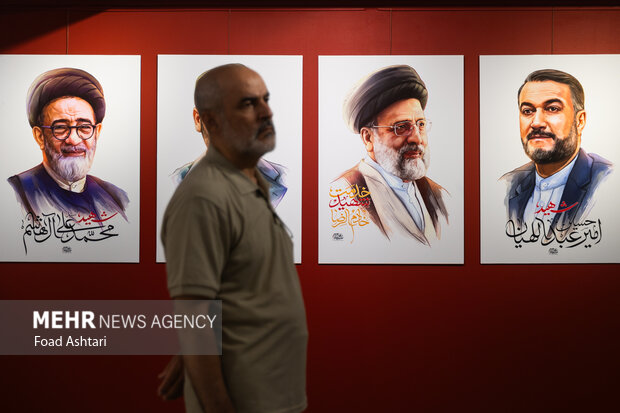 افتتاح نمایشگاه خادمان ملت در حوزه هنری