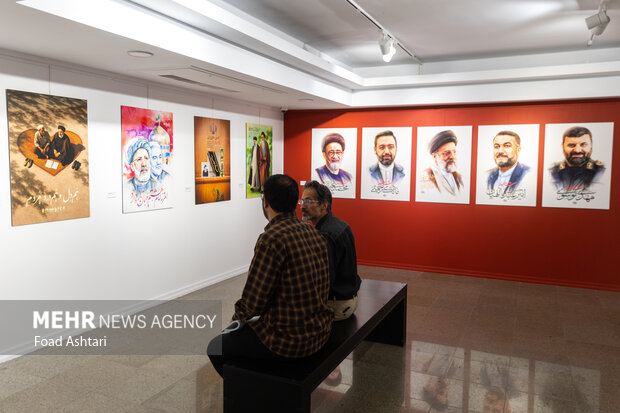 افتتاح نمایشگاه خادمان ملت در حوزه هنری