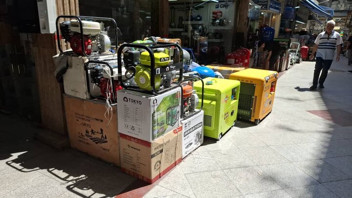 خاطرات دهه ۶۰ با قطع برق زنده شد؛ موتور برق بهتر از چراغ نفتی