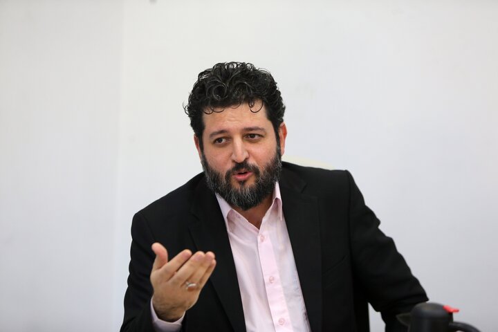 انزوای مدرن آدمها را به جزایر مجزا تبدیل کرده است؛ گنج بزرگ همبستگی