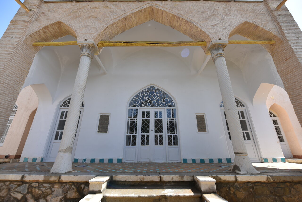 گنجی بر سینه خاک؛ موزهای زنده در دل تخت فولاد