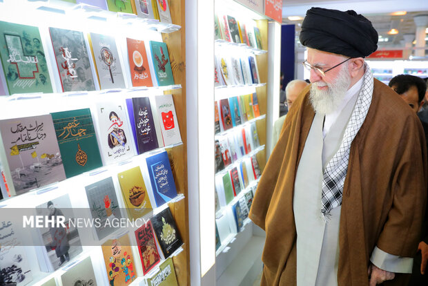 کتاب ماند اما صدای آشنا نرسید