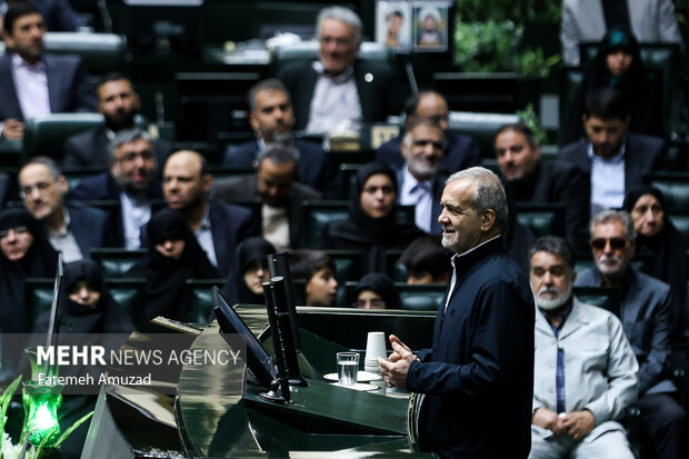 مراسم بزرگداشت شهدای خدمت در مجلس شورای اسلامی