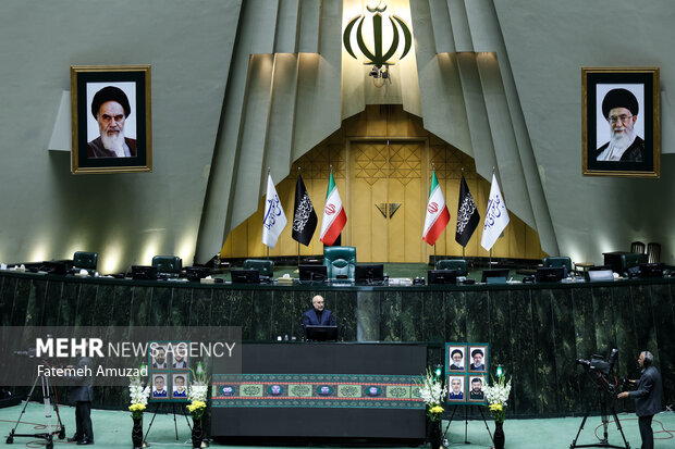 مراسم بزرگداشت شهدای خدمت در مجلس شورای اسلامی