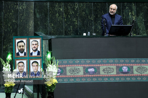 مراسم بزرگداشت شهدای خدمت در مجلس شورای اسلامی