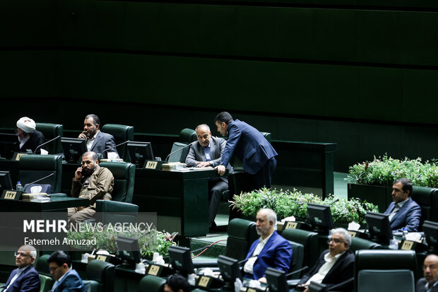 مراسم بزرگداشت شهدای خدمت در مجلس شورای اسلامی