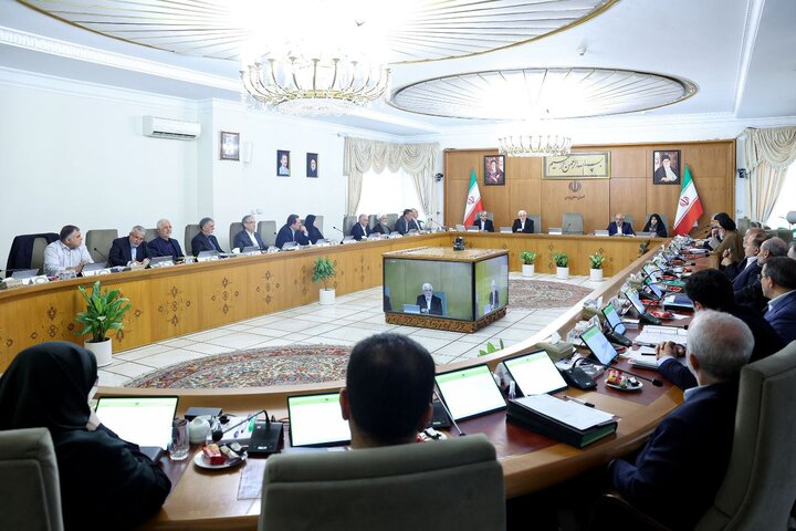 عارف: ساخت سلاح هسته‌ای در دکترین دفاعی جمهوری اسلامی ایران جای ندارد