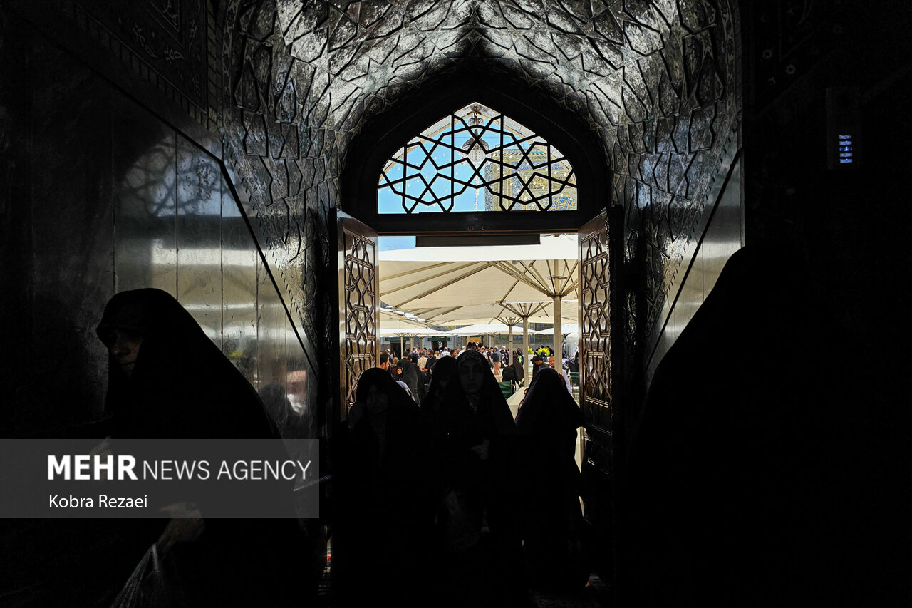 زیارت حرم امام رضا(ع) بنیانگذار تحولی عمیق در زندگی است