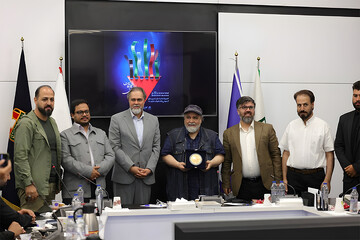 تجلیل از محمدرضا شریفی‌نیا؛ نشست رئیس سازمان سینمایی با مهمانان