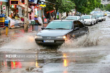 آبگرفتگی معابر بر اثر شدت بارش باران در آستارا